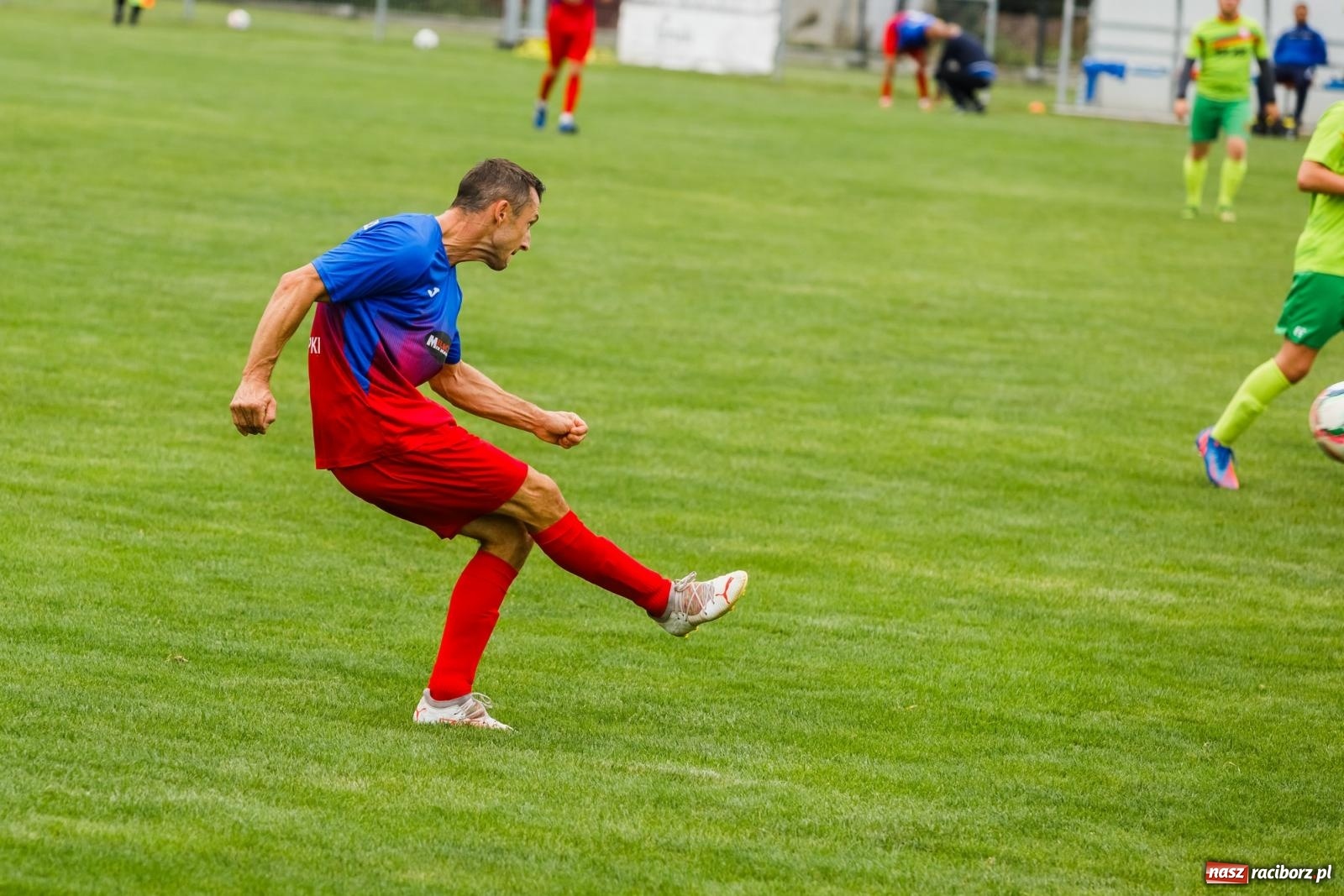 Zdjęcie w galerii na portalu naszraciborz.pl: Kolejarz z Chałupek rozjechał Studzienną [FOTO] wiadomości z regionu
