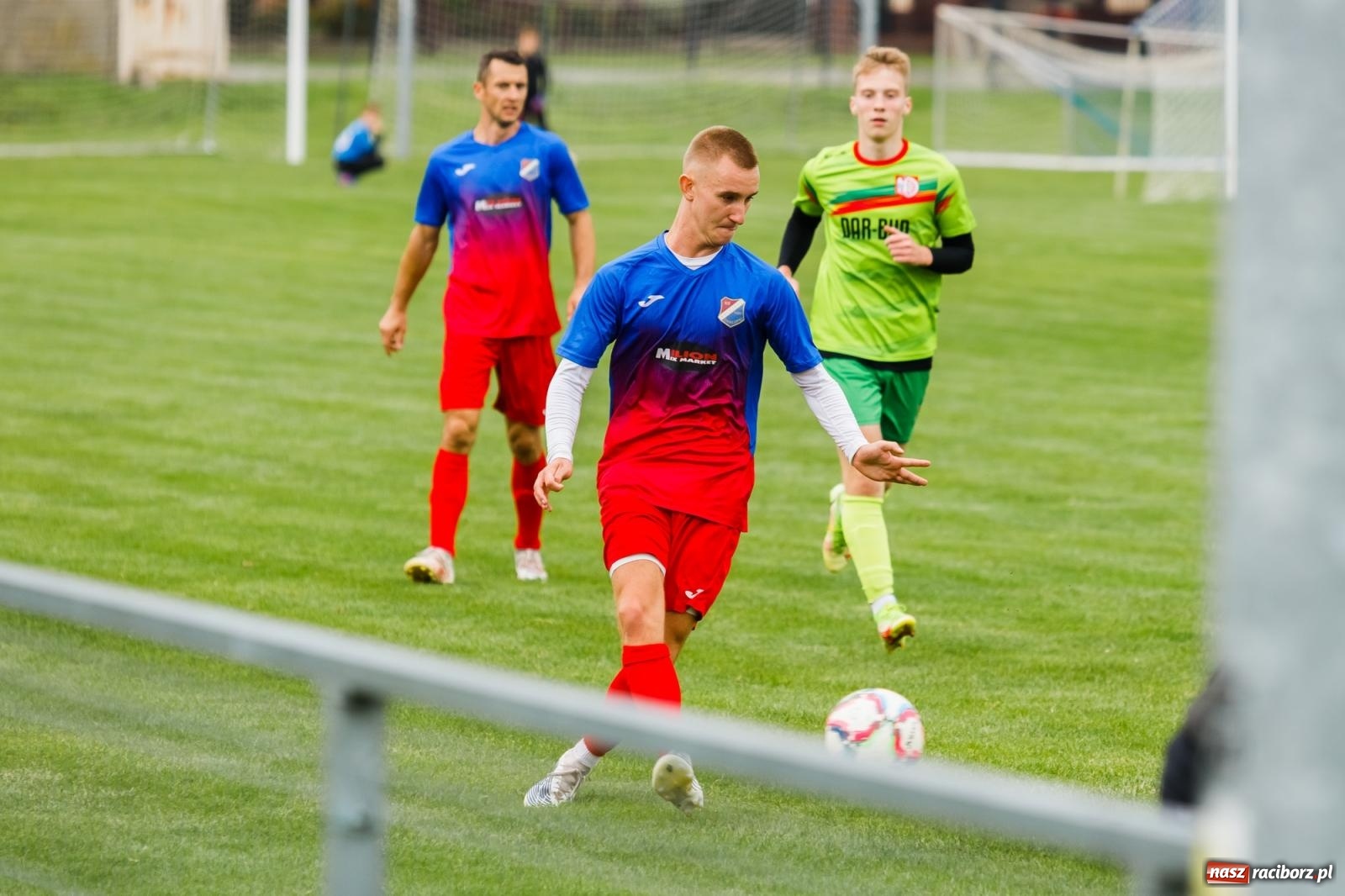 Zdjęcie w galerii na portalu naszraciborz.pl: Kolejarz z Chałupek rozjechał Studzienną [FOTO] wiadomości z regionu