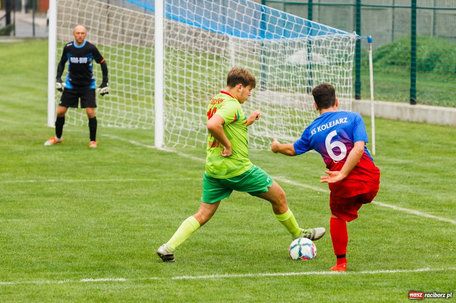Zdjęcie w galerii na portalu naszraciborz.pl: Kolejarz z Chałupek rozjechał Studzienną [FOTO] wiadomości z regionu