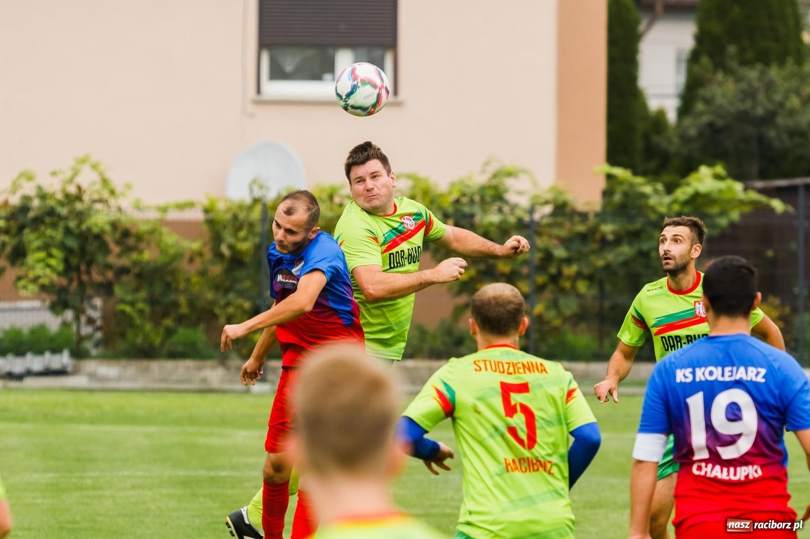 Zdjęcie w galerii na portalu naszraciborz.pl: Kolejarz z Chałupek rozjechał Studzienną [FOTO] wiadomości z regionu