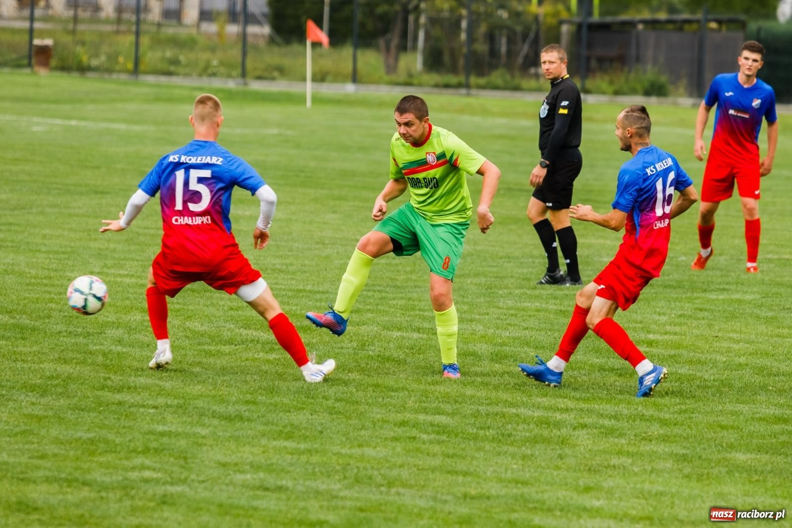Zdjęcie w galerii na portalu naszraciborz.pl: Kolejarz z Chałupek rozjechał Studzienną [FOTO] wiadomości z regionu
