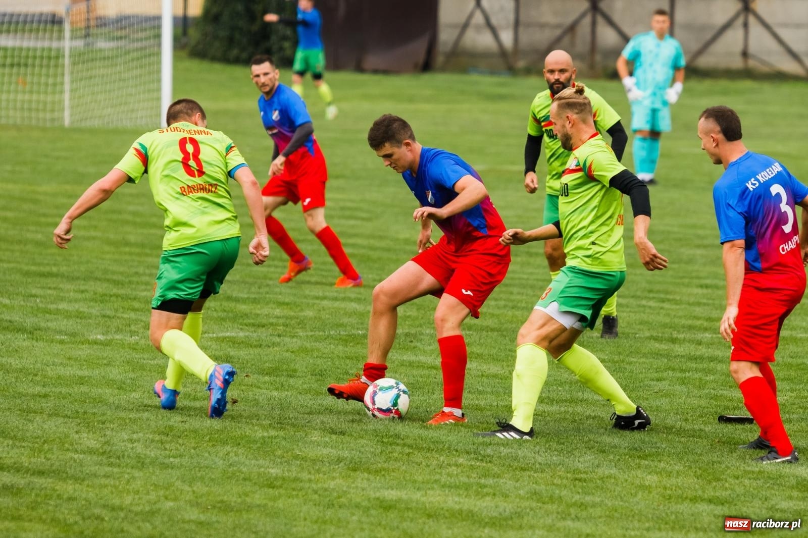 Zdjęcie w galerii na portalu naszraciborz.pl: Kolejarz z Chałupek rozjechał Studzienną [FOTO] wiadomości z regionu