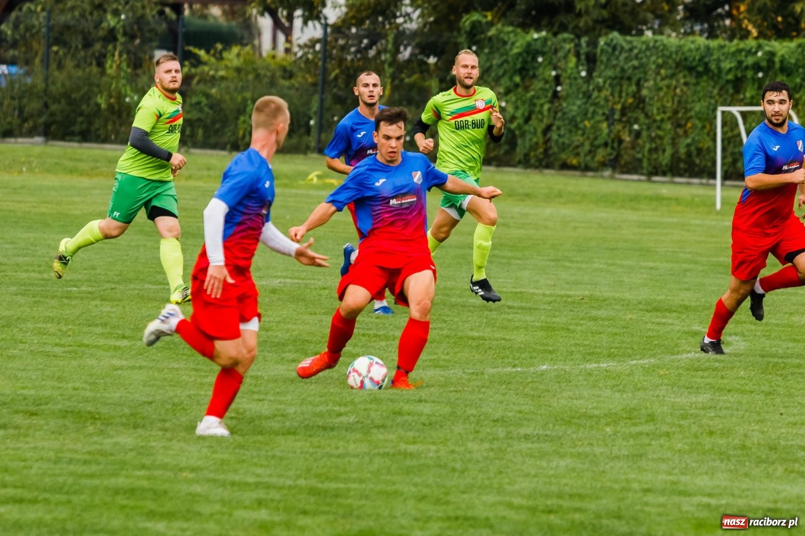 Zdjęcie w galerii na portalu naszraciborz.pl: Kolejarz z Chałupek rozjechał Studzienną [FOTO] wiadomości z regionu