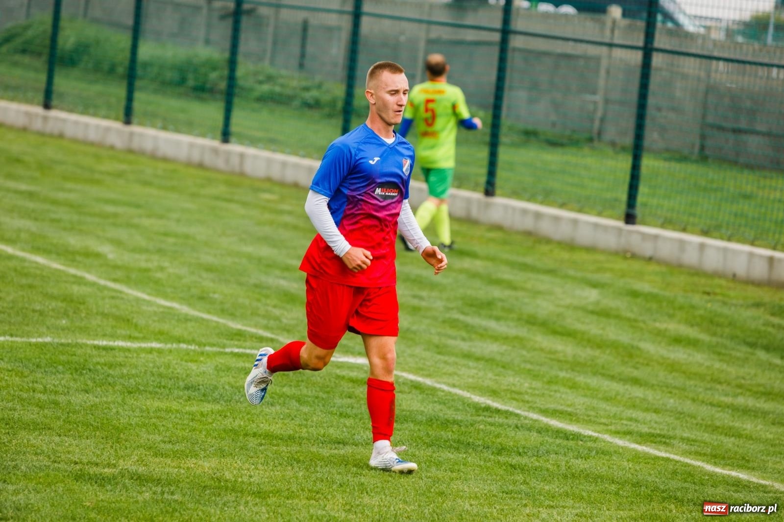 Zdjęcie w galerii na portalu naszraciborz.pl: Kolejarz z Chałupek rozjechał Studzienną [FOTO] wiadomości z regionu