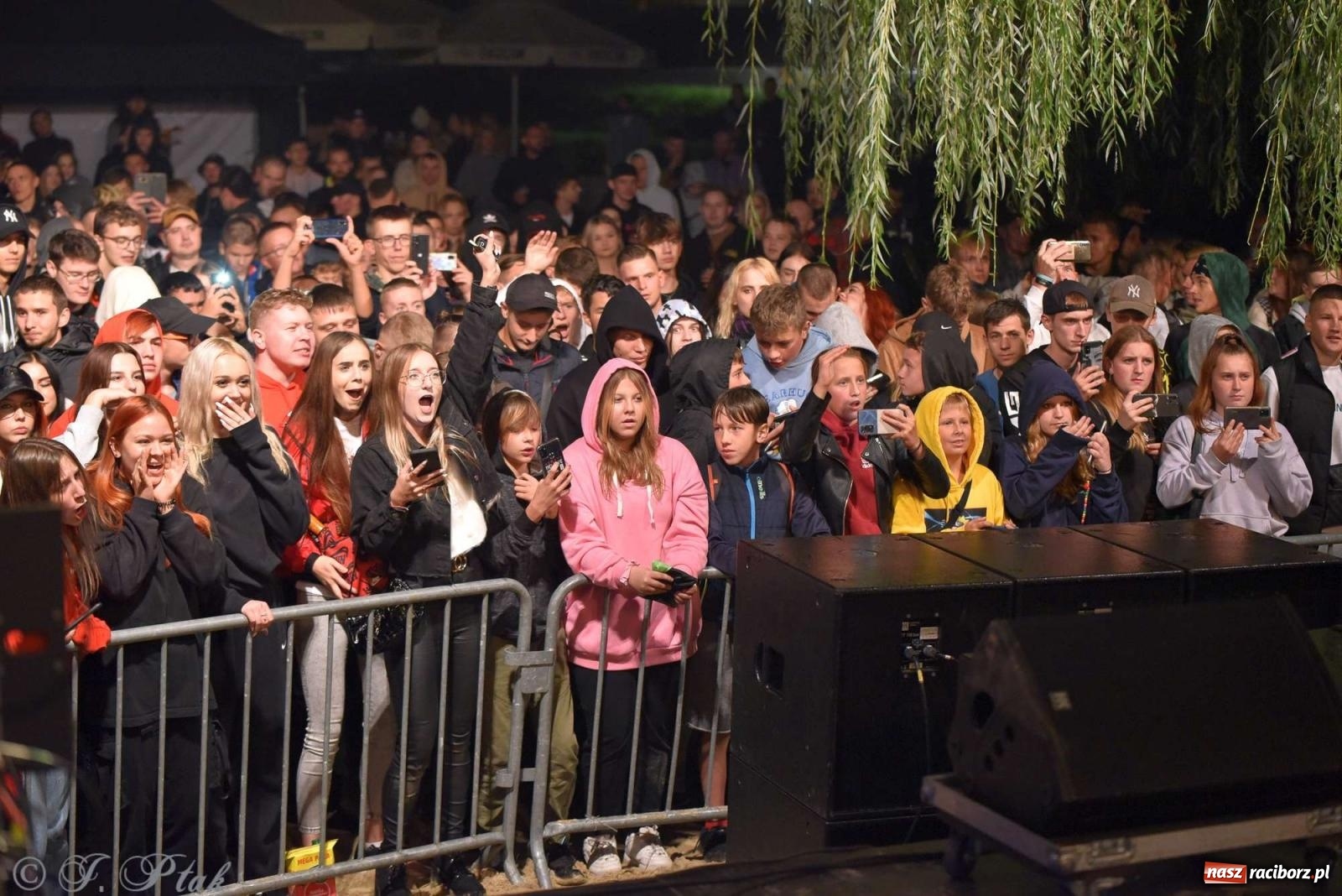 Zdjęcie w galerii na portalu naszraciborz.pl: Rapowy balet na plaży w Raciborzu. Gwiazdą Kabe [FOTO i WIDEO] wiadomości z regionu