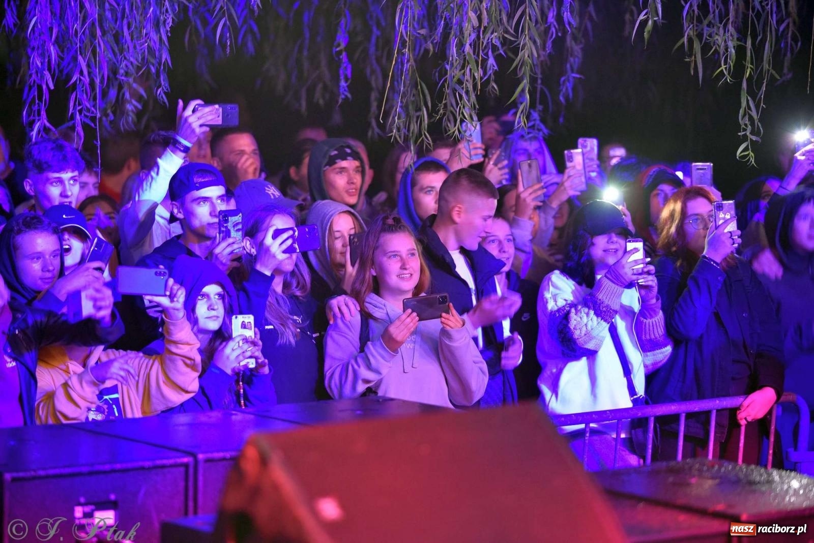 Zdjęcie w galerii na portalu naszraciborz.pl: Rapowy balet na plaży w Raciborzu. Gwiazdą Kabe [FOTO i WIDEO] wiadomości z regionu