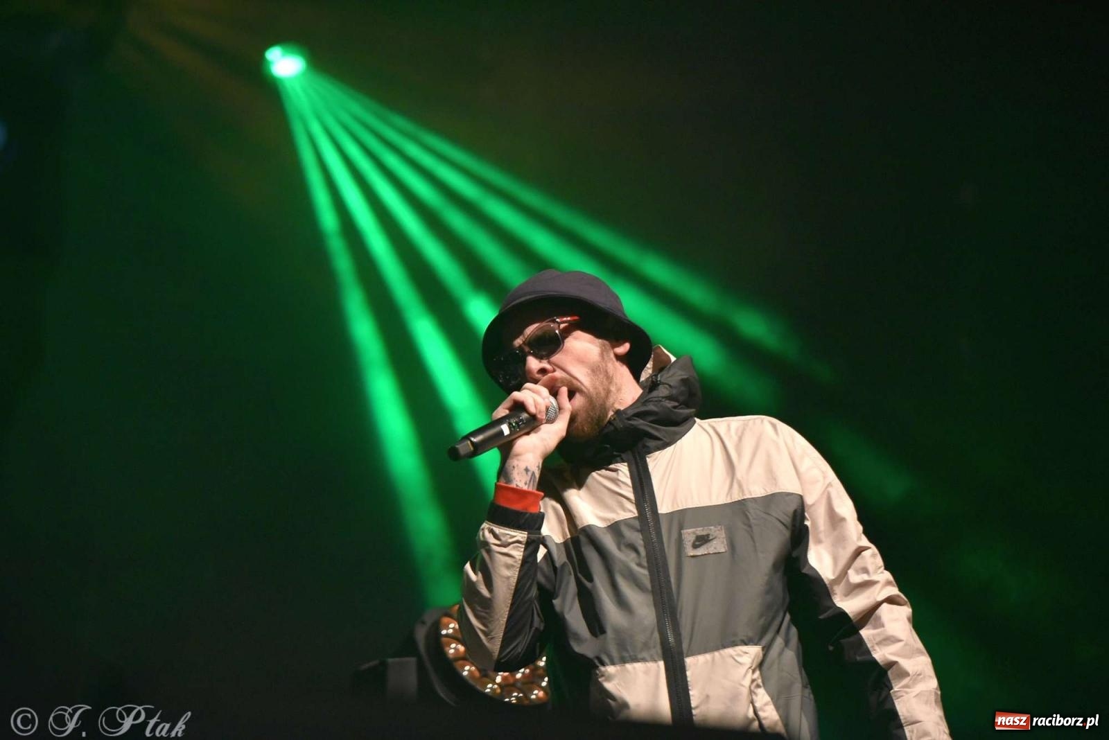 Zdjęcie w galerii na portalu naszraciborz.pl: Rapowy balet na plaży w Raciborzu. Gwiazdą Kabe [FOTO i WIDEO] wiadomości z regionu