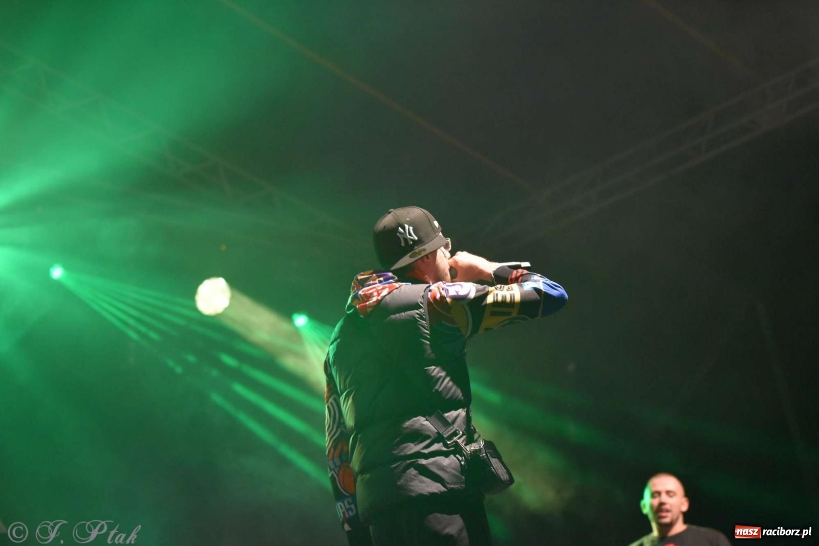 Zdjęcie w galerii na portalu naszraciborz.pl: Rapowy balet na plaży w Raciborzu. Gwiazdą Kabe [FOTO i WIDEO] wiadomości z regionu