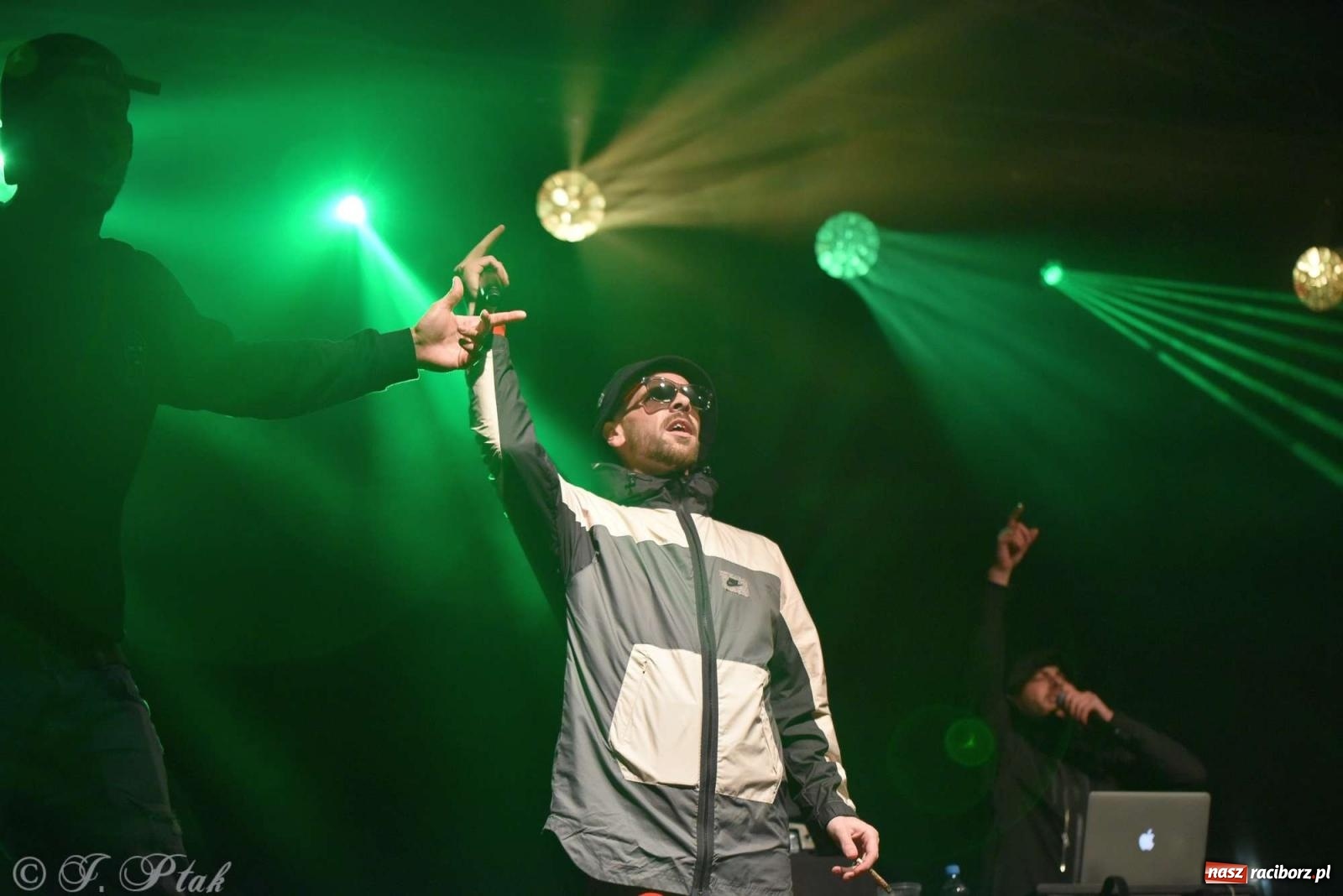 Zdjęcie w galerii na portalu naszraciborz.pl: Rapowy balet na plaży w Raciborzu. Gwiazdą Kabe [FOTO i WIDEO] wiadomości z regionu