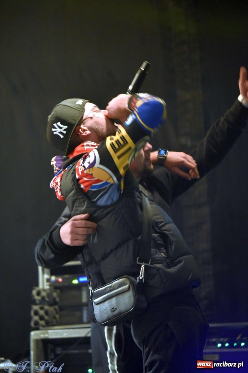 Zdjęcie w galerii na portalu naszraciborz.pl: Rapowy balet na plaży w Raciborzu. Gwiazdą Kabe [FOTO i WIDEO] wiadomości z regionu