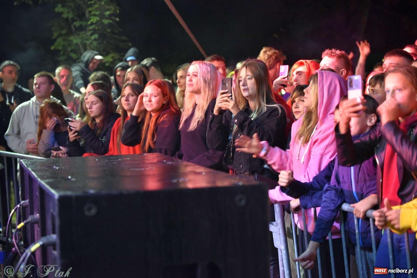 Zdjęcie w galerii na portalu naszraciborz.pl: Rapowy balet na plaży w Raciborzu. Gwiazdą Kabe [FOTO i WIDEO] wiadomości z regionu