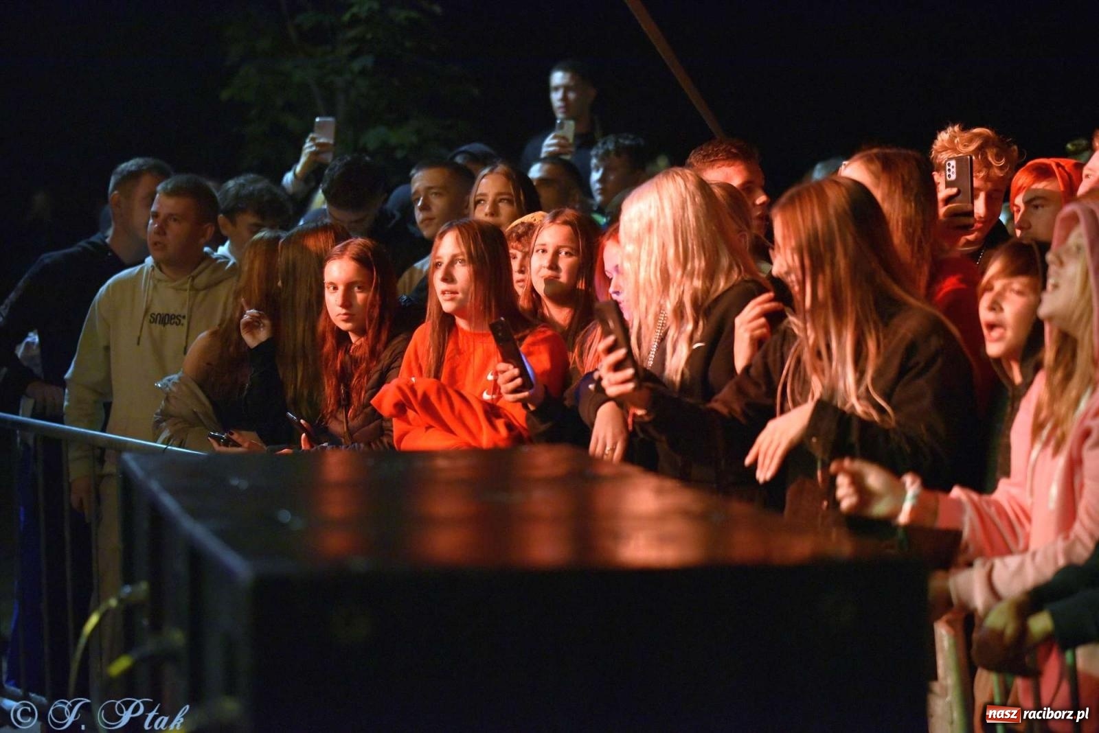 Zdjęcie w galerii na portalu naszraciborz.pl: Rapowy balet na plaży w Raciborzu. Gwiazdą Kabe [FOTO i WIDEO] wiadomości z regionu