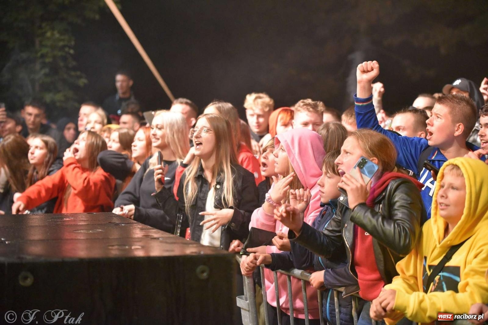 Zdjęcie w galerii na portalu naszraciborz.pl: Rapowy balet na plaży w Raciborzu. Gwiazdą Kabe [FOTO i WIDEO] wiadomości z regionu