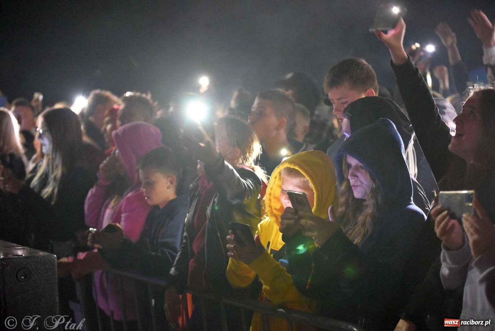 Zdjęcie w galerii na portalu naszraciborz.pl: Rapowy balet na plaży w Raciborzu. Gwiazdą Kabe [FOTO i WIDEO] wiadomości z regionu