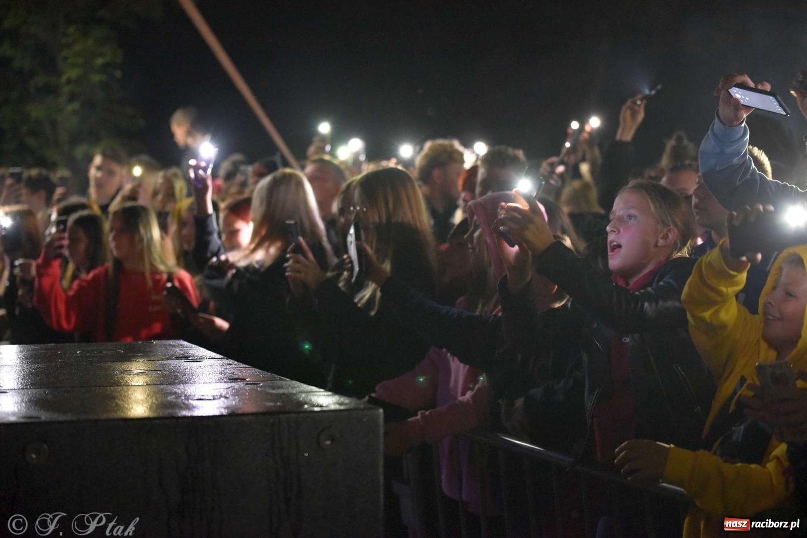 Zdjęcie w galerii na portalu naszraciborz.pl: Rapowy balet na plaży w Raciborzu. Gwiazdą Kabe [FOTO i WIDEO] wiadomości z regionu