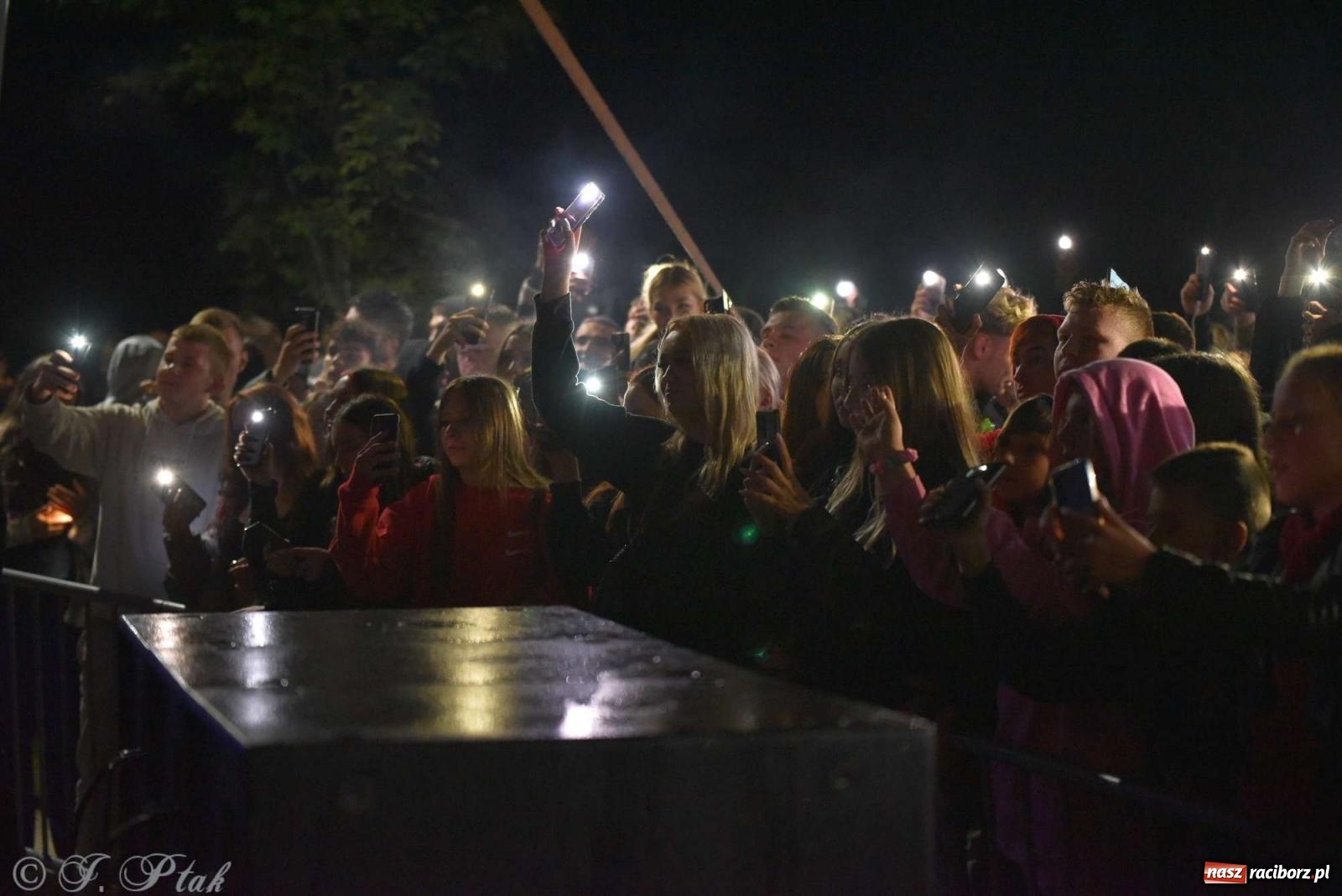 Zdjęcie w galerii na portalu naszraciborz.pl: Rapowy balet na plaży w Raciborzu. Gwiazdą Kabe [FOTO i WIDEO] wiadomości z regionu