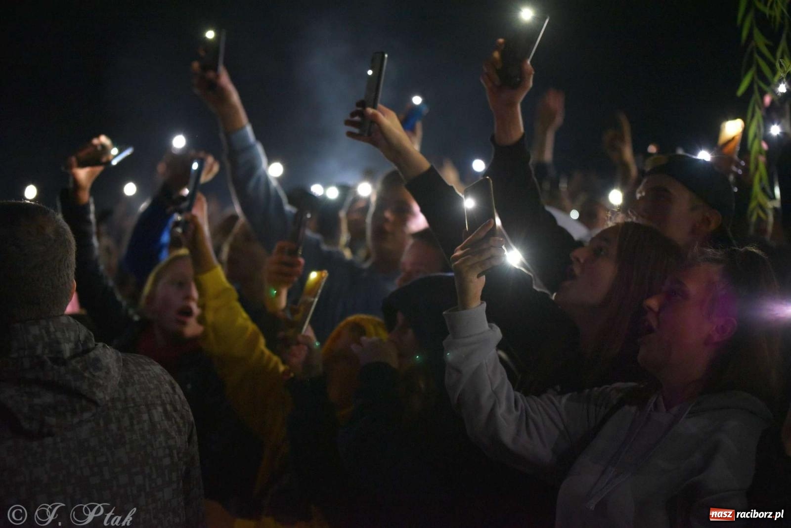Zdjęcie w galerii na portalu naszraciborz.pl: Rapowy balet na plaży w Raciborzu. Gwiazdą Kabe [FOTO i WIDEO] wiadomości z regionu