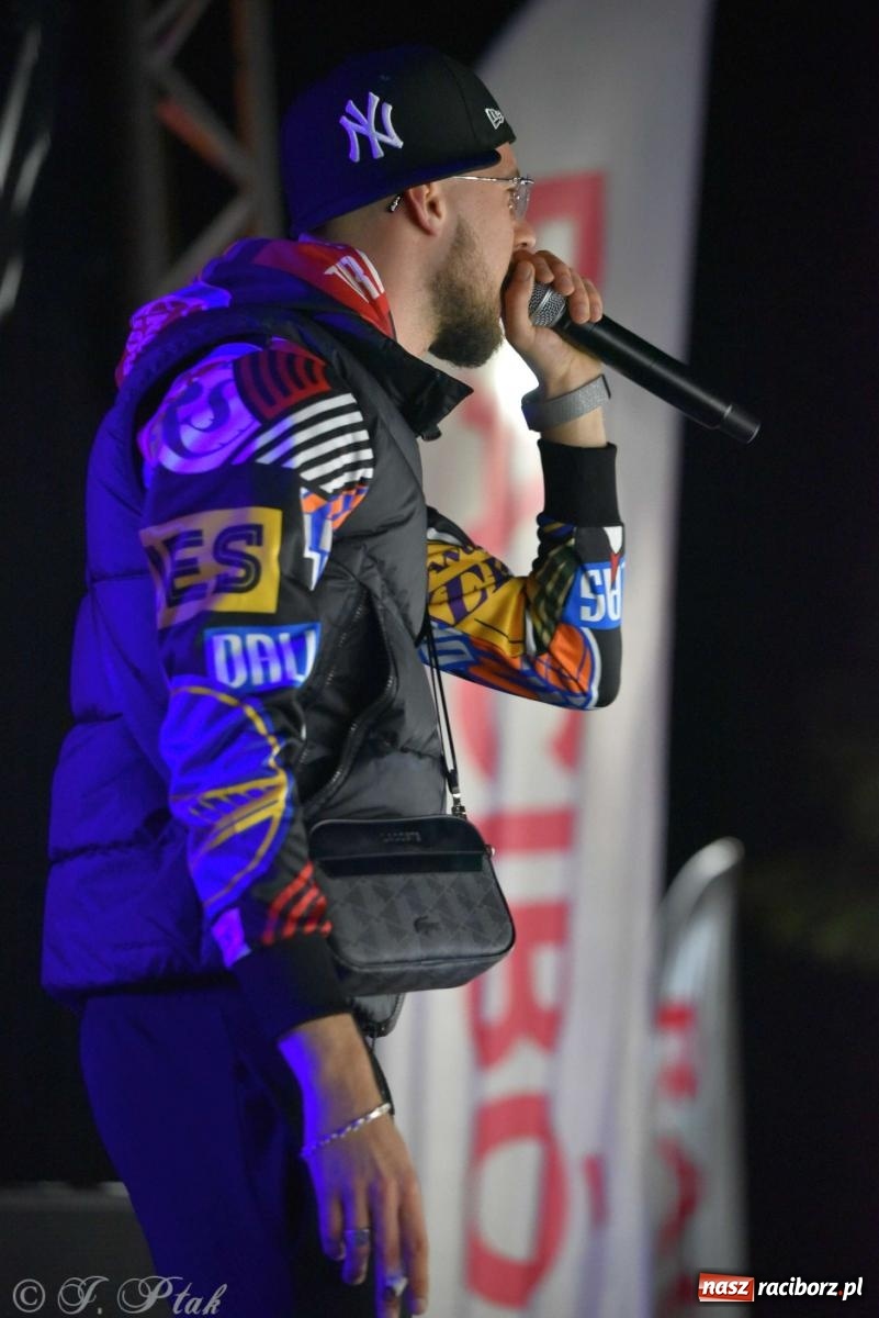 Zdjęcie w galerii na portalu naszraciborz.pl: Rapowy balet na plaży w Raciborzu. Gwiazdą Kabe [FOTO i WIDEO] wiadomości z regionu