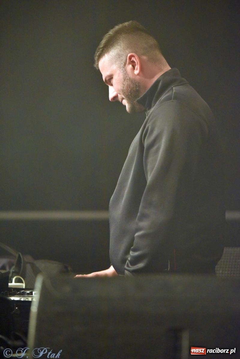 Zdjęcie w galerii na portalu naszraciborz.pl: Rapowy balet na plaży w Raciborzu. Gwiazdą Kabe [FOTO i WIDEO] wiadomości z regionu