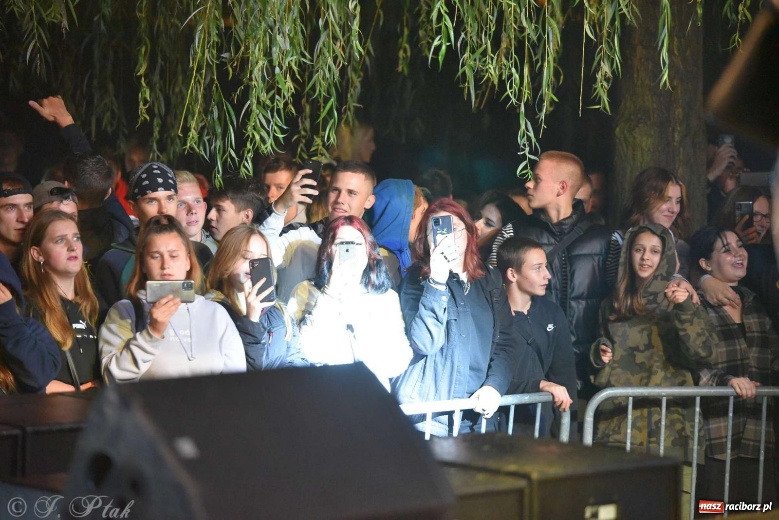 Zdjęcie w galerii na portalu naszraciborz.pl: Rapowy balet na plaży w Raciborzu. Gwiazdą Kabe [FOTO i WIDEO] wiadomości z regionu