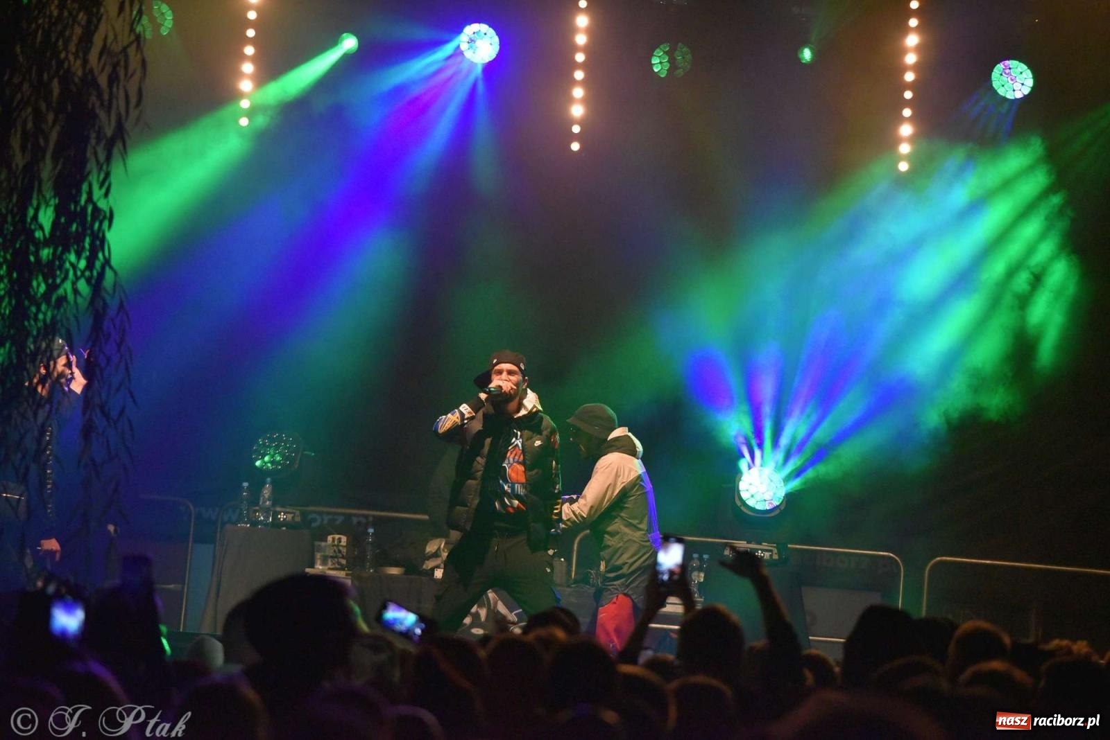 Zdjęcie w galerii na portalu naszraciborz.pl: Rapowy balet na plaży w Raciborzu. Gwiazdą Kabe [FOTO i WIDEO] wiadomości z regionu