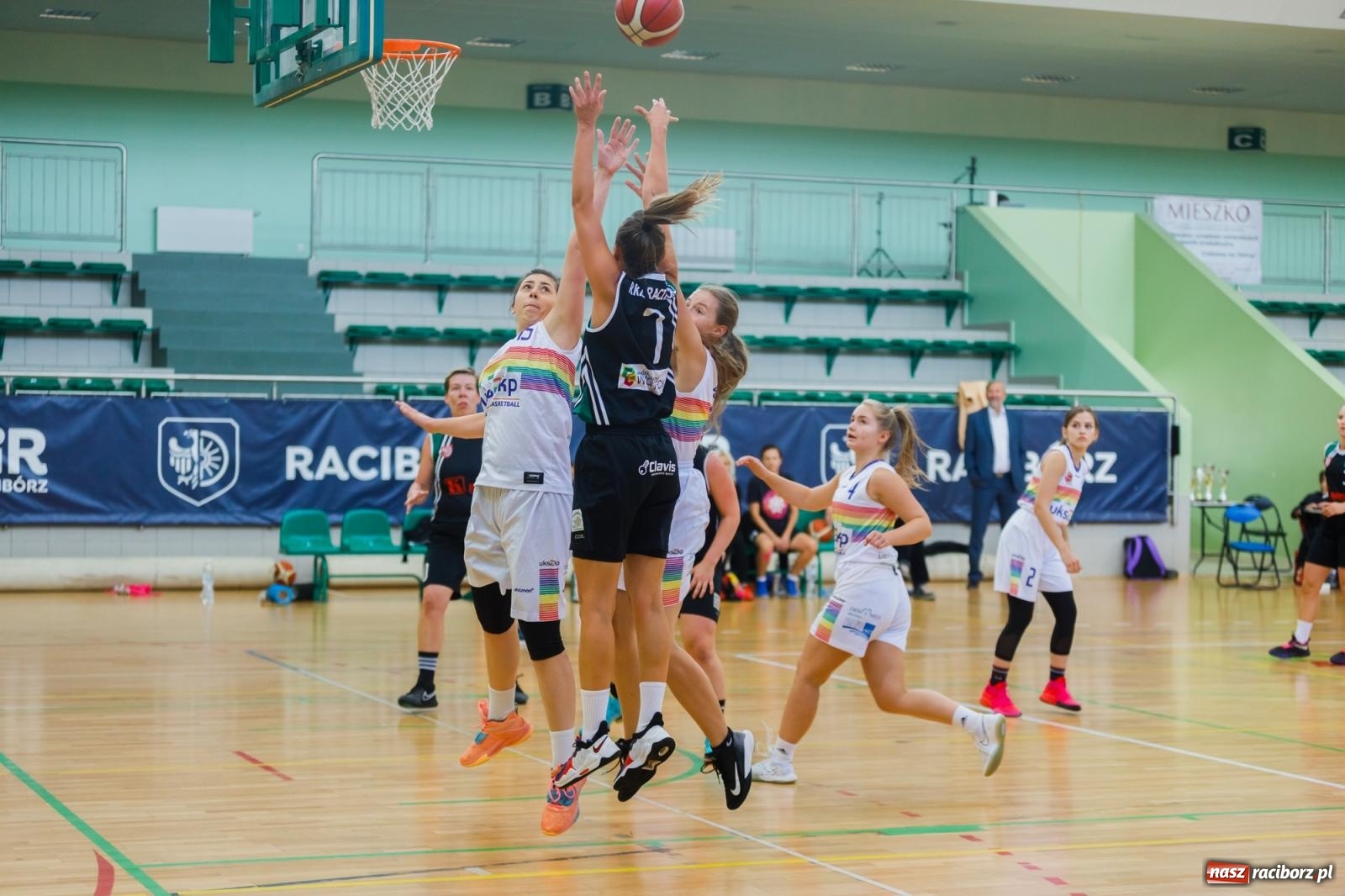 Zdjęcie w galerii na portalu naszraciborz.pl: Koszykarki RKK w walce o Puchar Rektora PWSZ [FOTO i WIDEO] wiadomości z regionu
