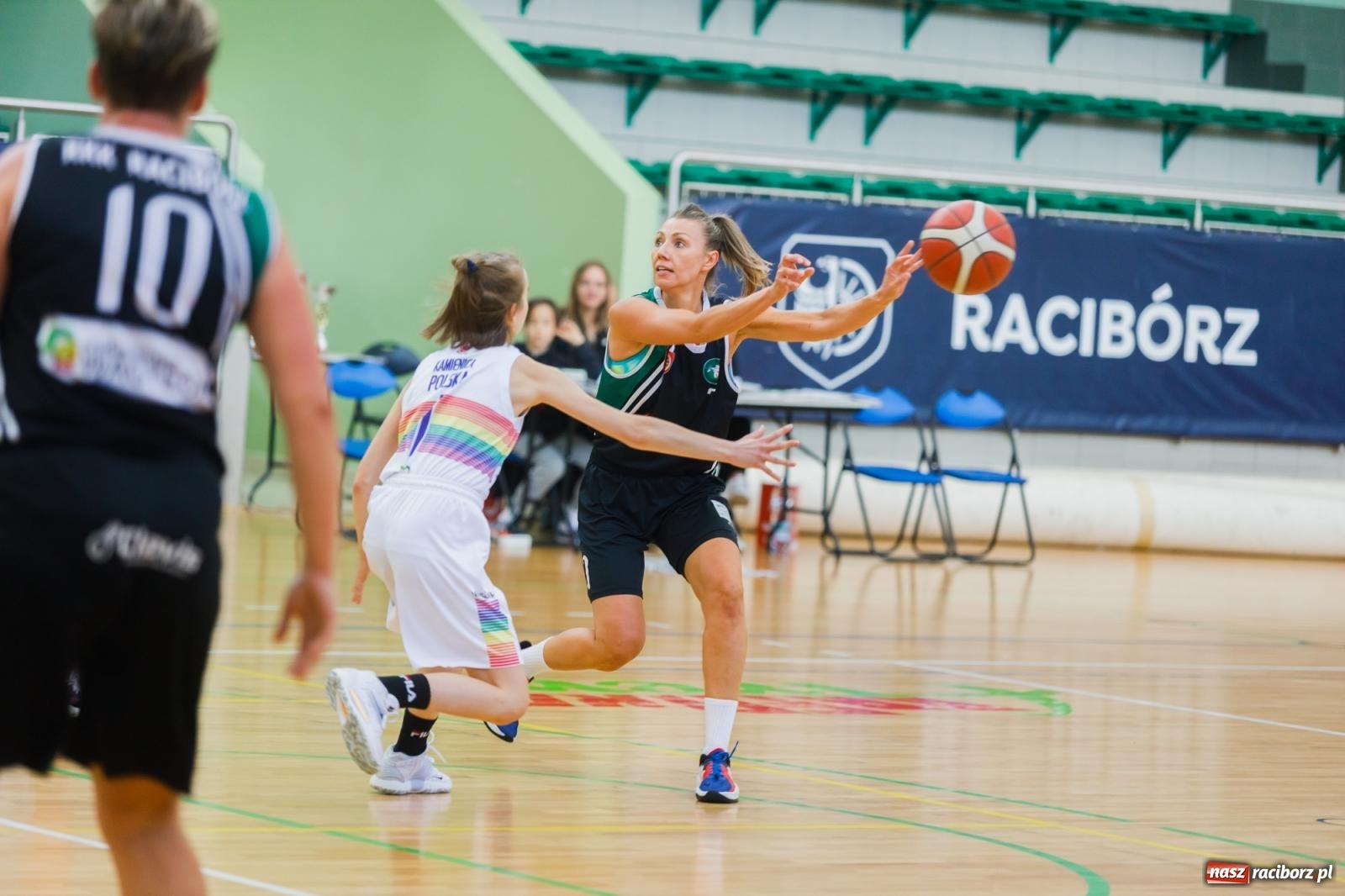 Zdjęcie w galerii na portalu naszraciborz.pl: Koszykarki RKK w walce o Puchar Rektora PWSZ [FOTO i WIDEO] wiadomości z regionu