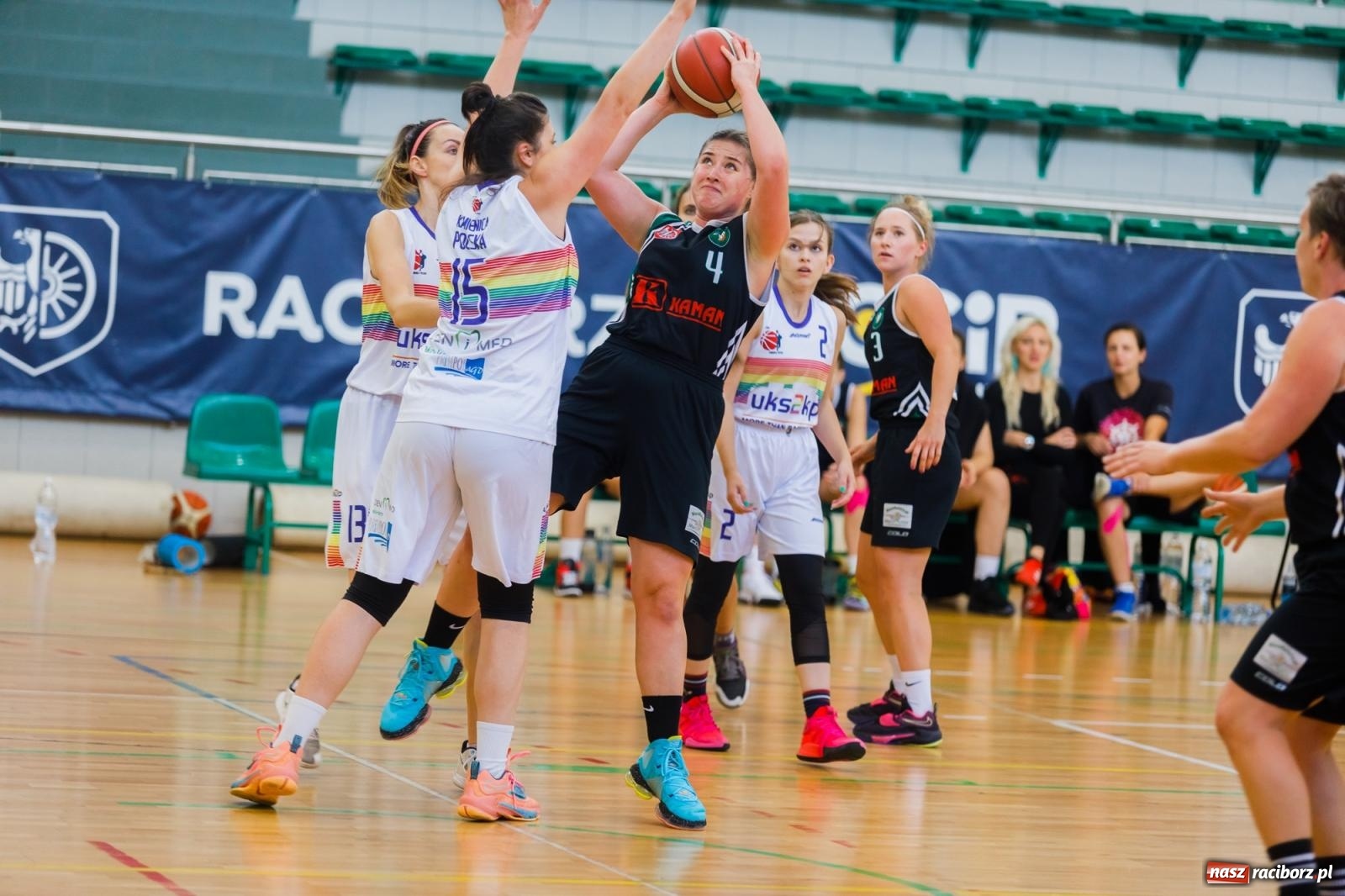 Zdjęcie w galerii na portalu naszraciborz.pl: Koszykarki RKK w walce o Puchar Rektora PWSZ [FOTO i WIDEO] wiadomości z regionu