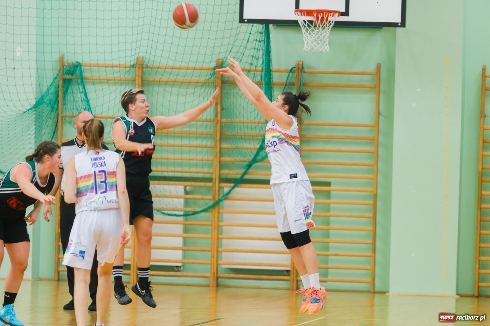 Zdjęcie w galerii na portalu naszraciborz.pl: Koszykarki RKK w walce o Puchar Rektora PWSZ [FOTO i WIDEO] wiadomości z regionu