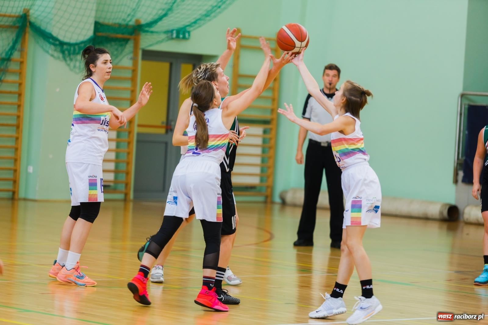 Zdjęcie w galerii na portalu naszraciborz.pl: Koszykarki RKK w walce o Puchar Rektora PWSZ [FOTO i WIDEO] wiadomości z regionu