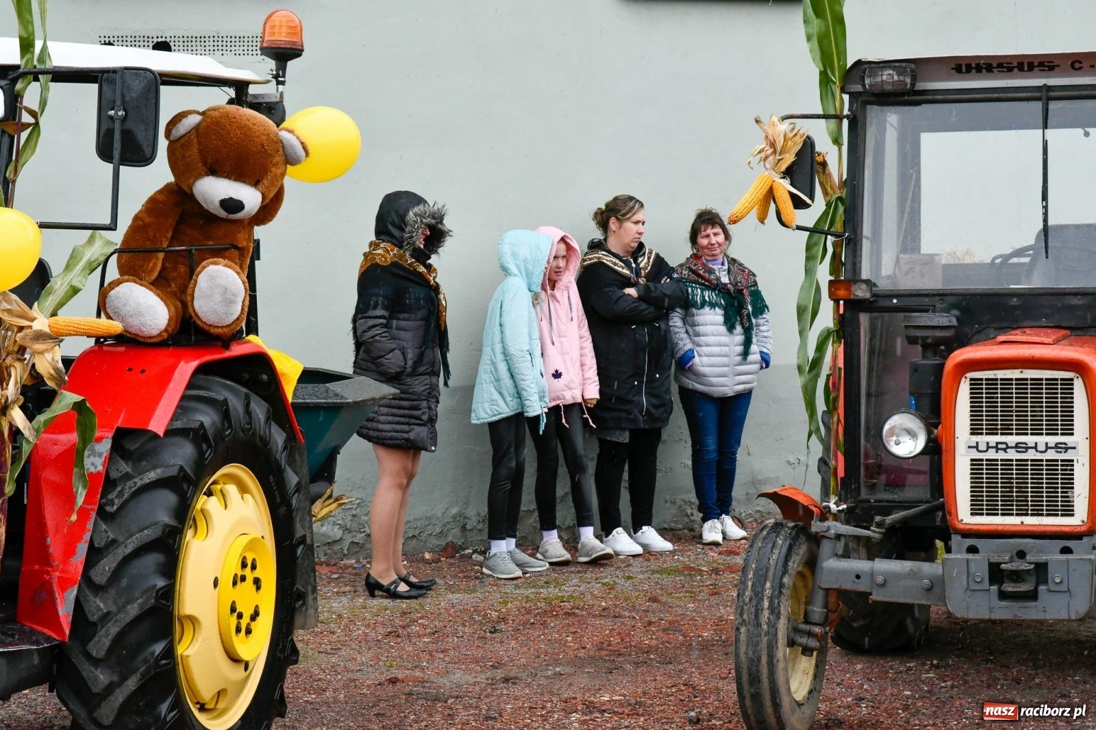 Zdjęcie w galerii na portalu naszraciborz.pl: Dożynki 2022. W Pawłowie korowód wyruszył z rancza [FOTO i WIDEO] wiadomości z regionu