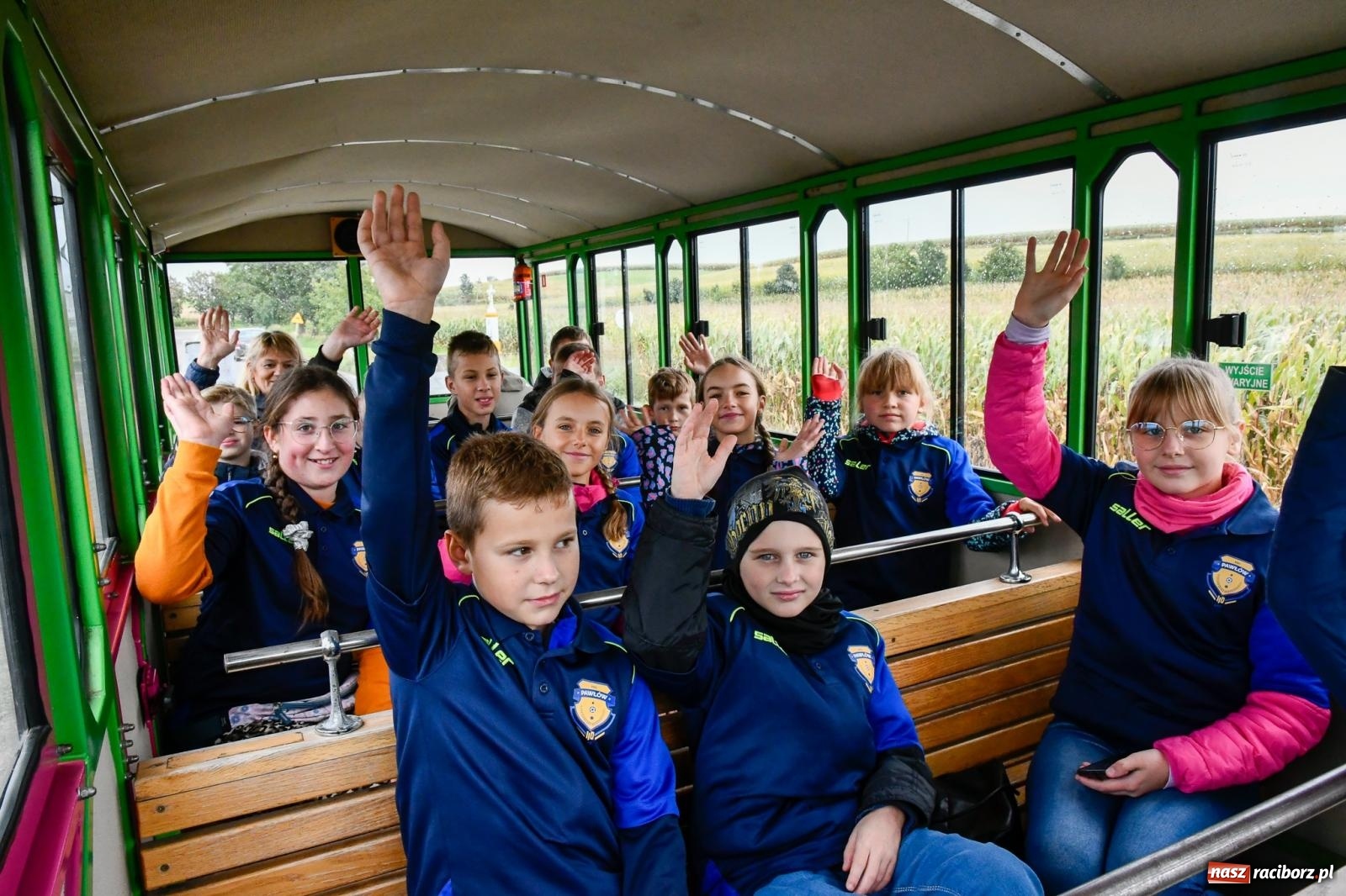 Zdjęcie w galerii na portalu naszraciborz.pl: Dożynki 2022. W Pawłowie korowód wyruszył z rancza [FOTO i WIDEO] wiadomości z regionu
