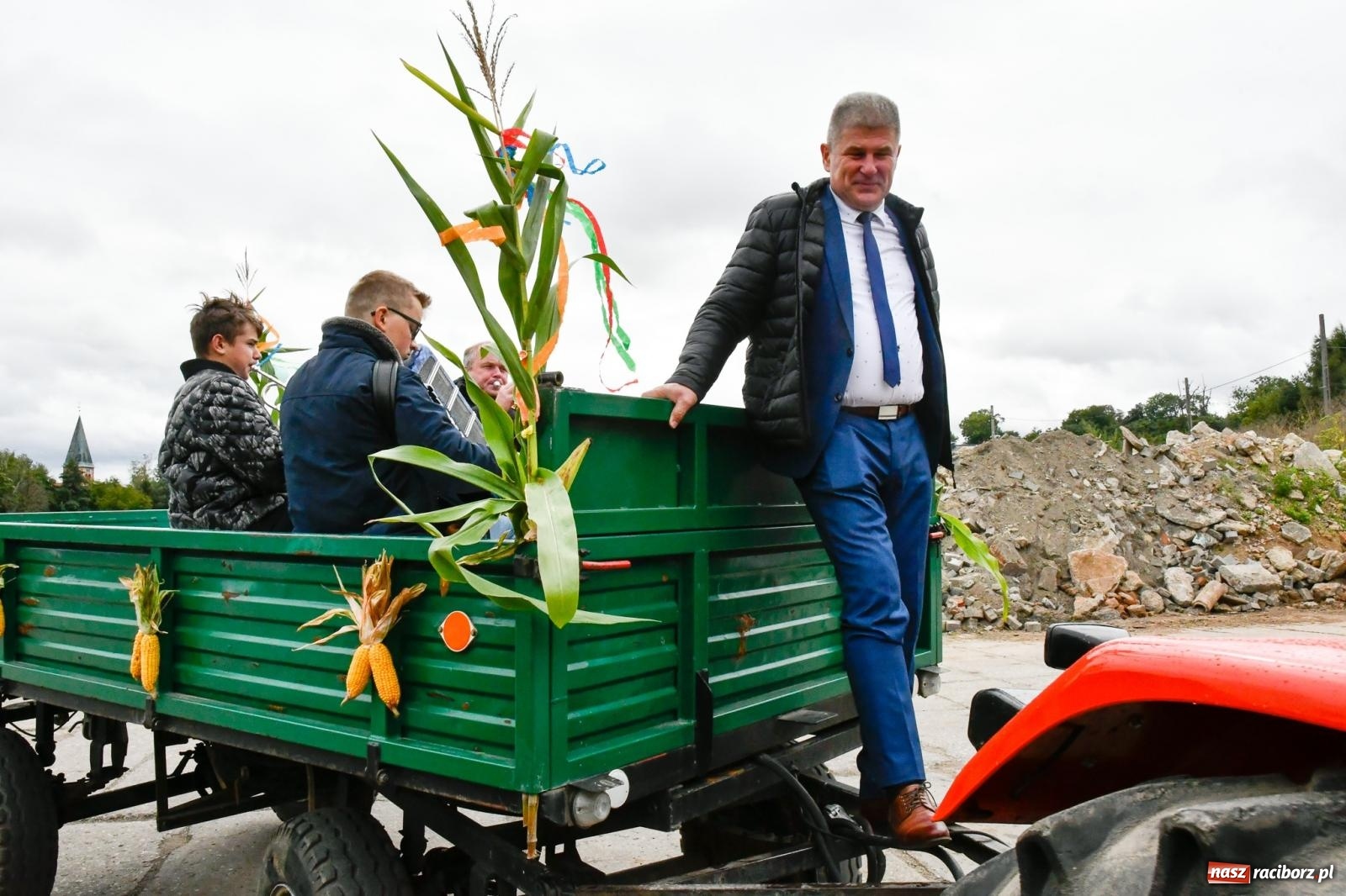 Zdjęcie w galerii na portalu naszraciborz.pl: Dożynki 2022. W Pawłowie korowód wyruszył z rancza [FOTO i WIDEO] wiadomości z regionu
