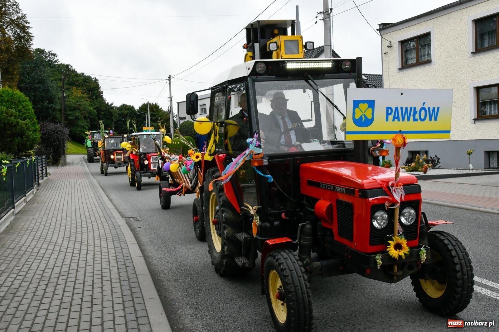 Zdjęcie w galerii na portalu naszraciborz.pl: Dożynki 2022. W Pawłowie korowód wyruszył z rancza [FOTO i WIDEO] wiadomości z regionu