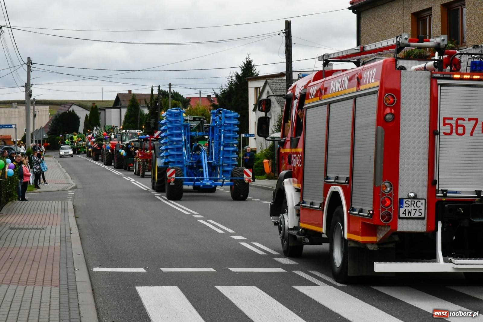 Zdjęcie w galerii na portalu naszraciborz.pl: Dożynki 2022. W Pawłowie korowód wyruszył z rancza [FOTO i WIDEO] wiadomości z regionu
