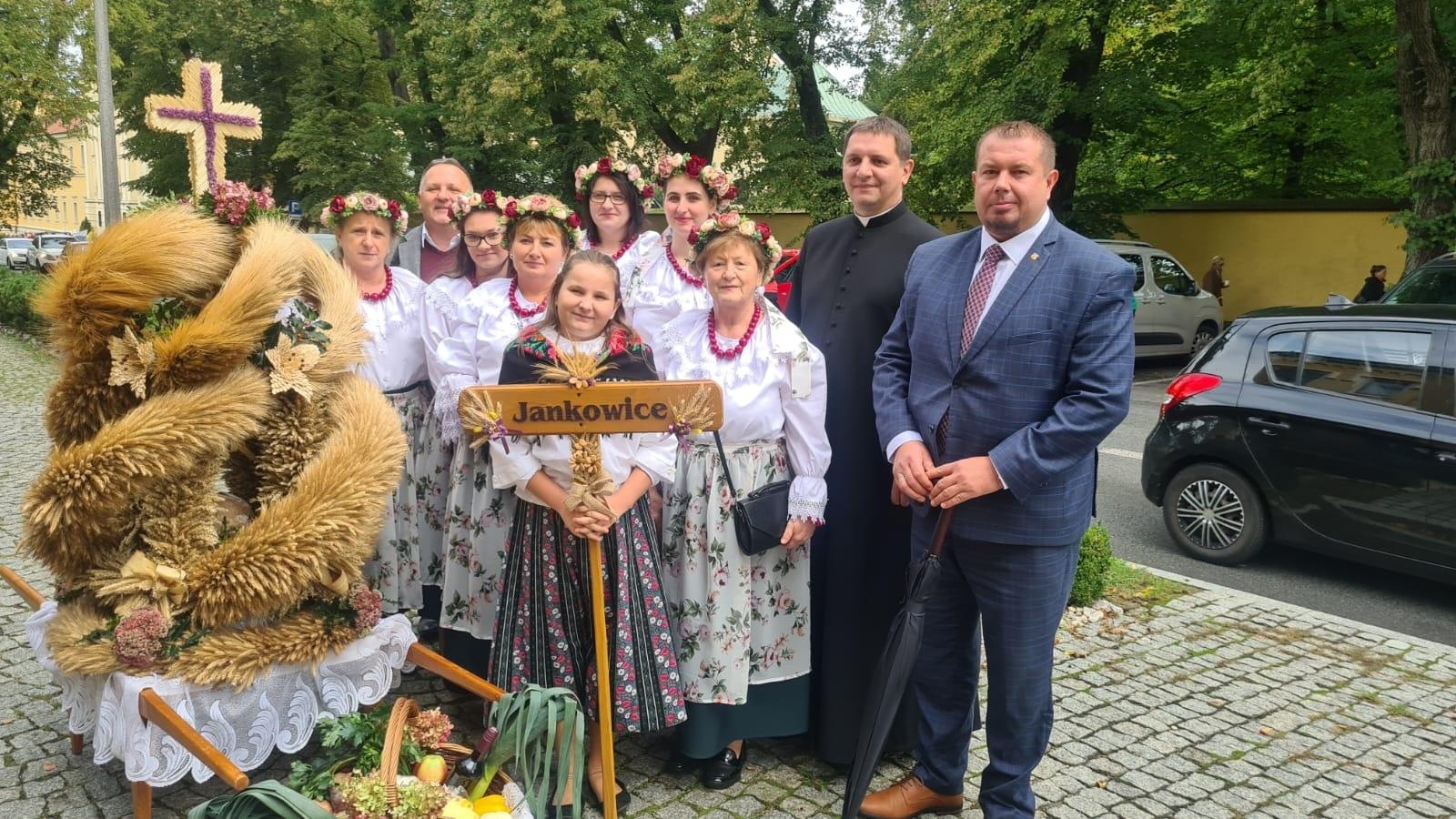 Zdjęcie w galerii na portalu naszraciborz.pl: Dożynki 2022. Diecezja i gmina Kuźnia Raciborska świętują w Rudach [FOTO i WIDEO] wiadomości z regionu