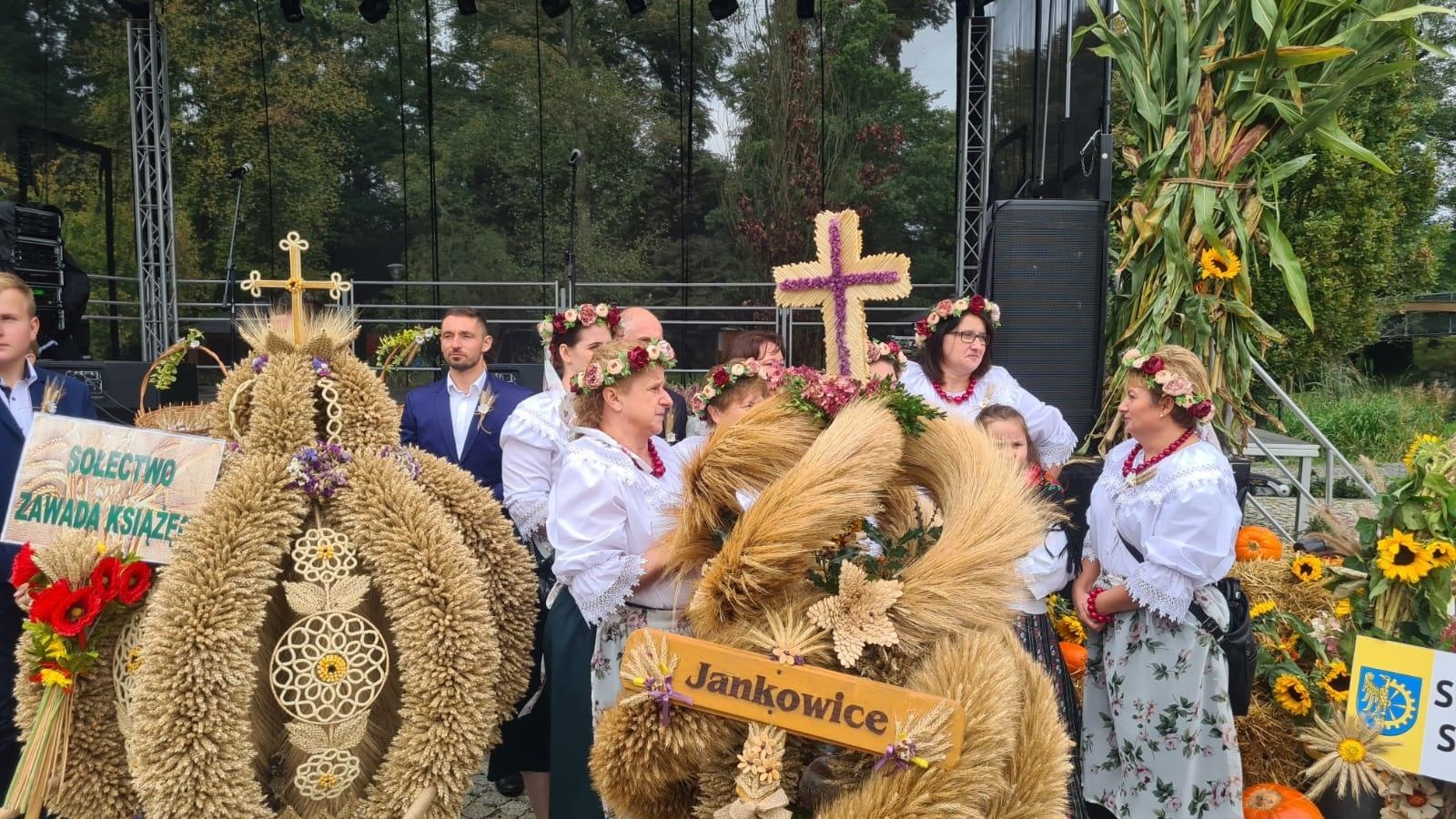 Zdjęcie w galerii na portalu naszraciborz.pl: Dożynki 2022. Diecezja i gmina Kuźnia Raciborska świętują w Rudach [FOTO i WIDEO] wiadomości z regionu