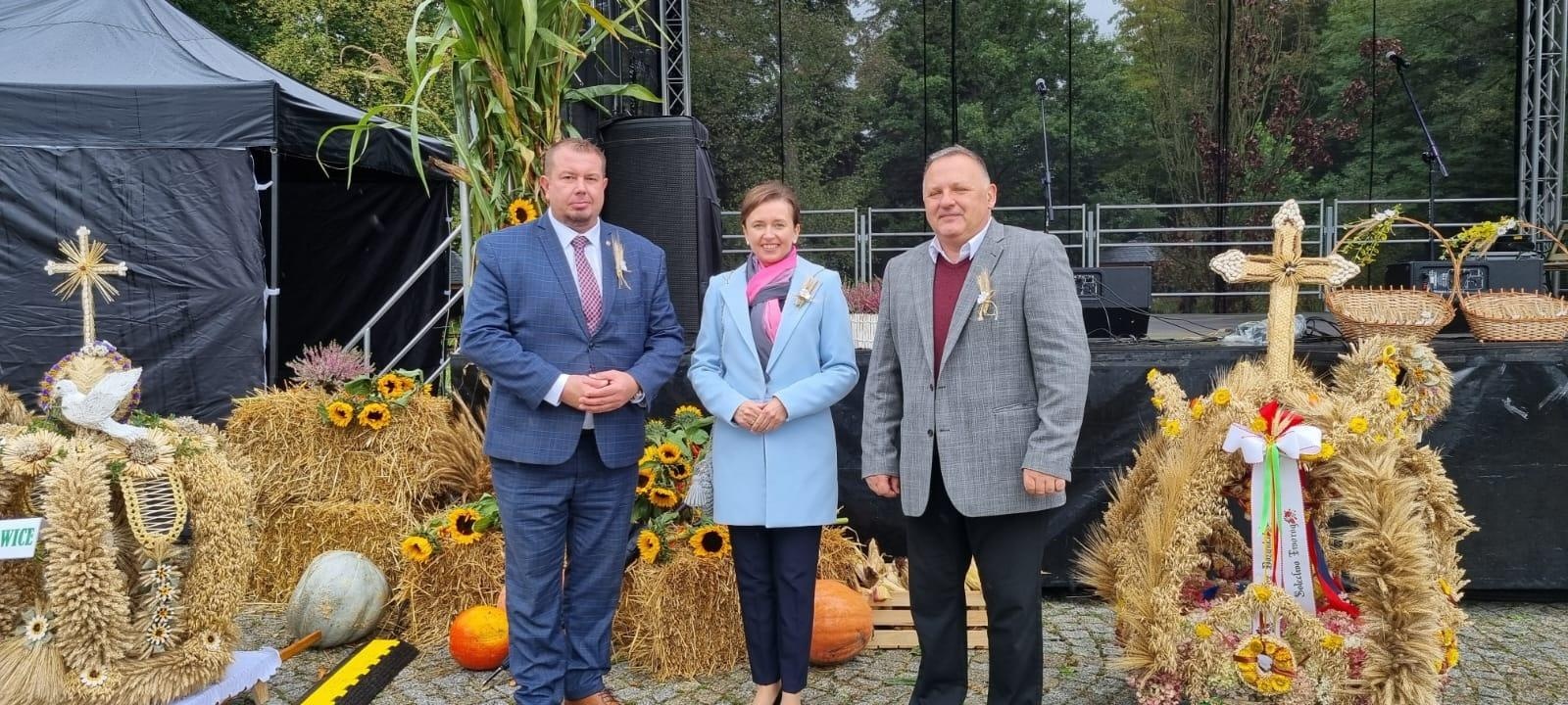 Zdjęcie w galerii na portalu naszraciborz.pl: Dożynki 2022. Diecezja i gmina Kuźnia Raciborska świętują w Rudach [FOTO i WIDEO] wiadomości z regionu