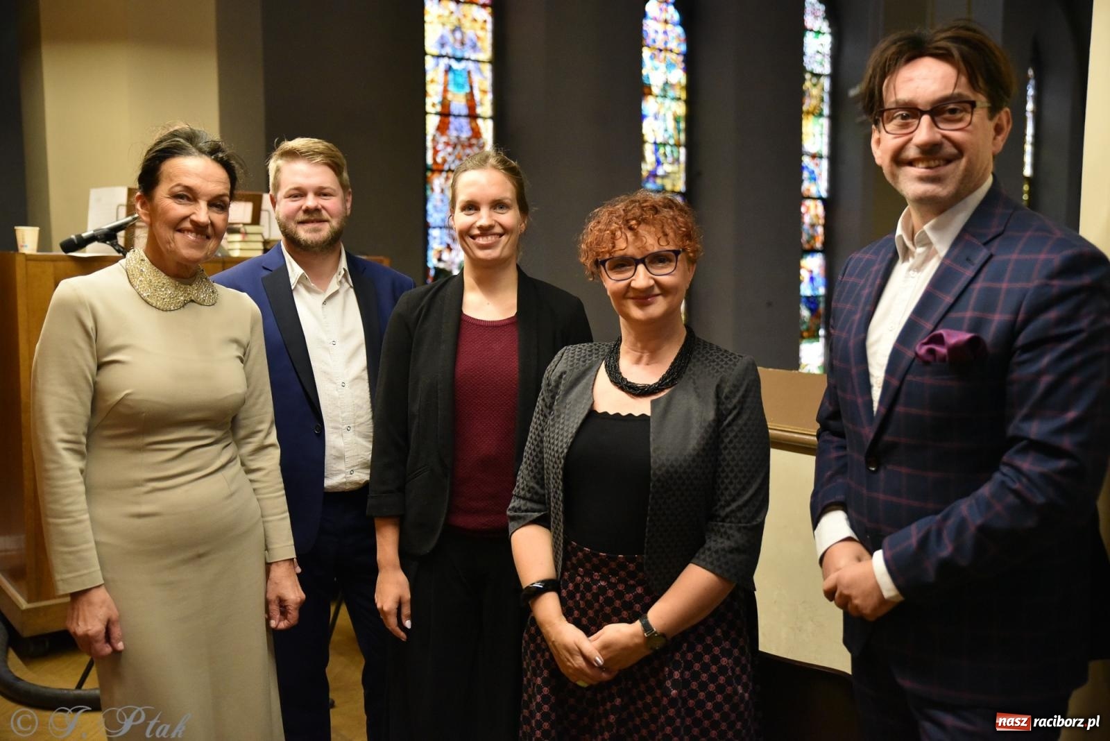 Zdjęcie w galerii na portalu naszraciborz.pl: Życie jesteś chwilą. Ewa Uryga w Raciborzu [FOTO i WIDEO] wiadomości z regionu