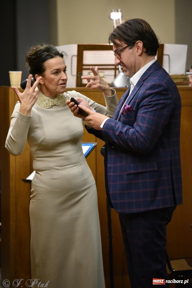 Zdjęcie w galerii na portalu naszraciborz.pl: Życie jesteś chwilą. Ewa Uryga w Raciborzu [FOTO i WIDEO] wiadomości z regionu
