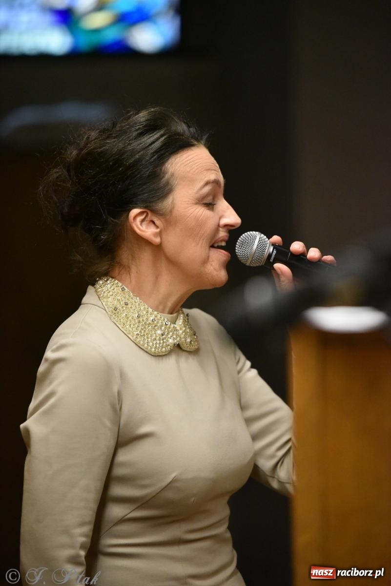Zdjęcie w galerii na portalu naszraciborz.pl: Życie jesteś chwilą. Ewa Uryga w Raciborzu [FOTO i WIDEO] wiadomości z regionu