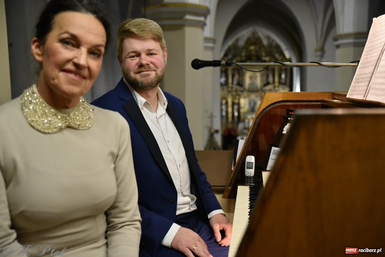 Zdjęcie w galerii na portalu naszraciborz.pl: Życie jesteś chwilą. Ewa Uryga w Raciborzu [FOTO i WIDEO] wiadomości z regionu