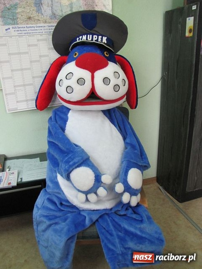 Zdjęcie w galerii na portalu naszraciborz.pl: Ludzie komendanta mają maskotkę wiadomości z regionu
