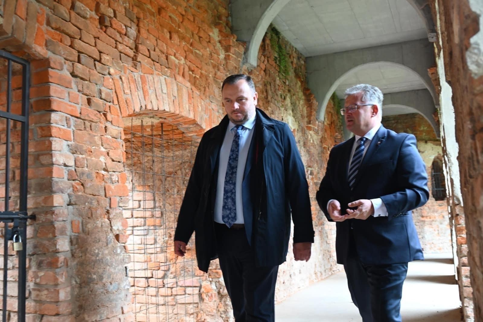 Zdjęcie w galerii na portalu naszraciborz.pl: Gmina Krzyżanowice pokazała plany zagospodarowania dworca w Chałupkach wiadomości z regionu