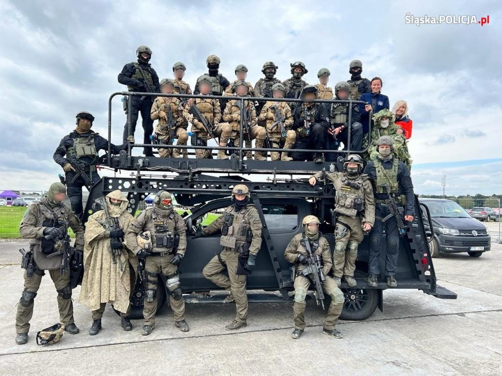 Zdjęcie w galerii na portalu naszraciborz.pl: Śląscy kontrterroryści pokazali się na Dniach NATO w Ostrawie wiadomości z regionu
