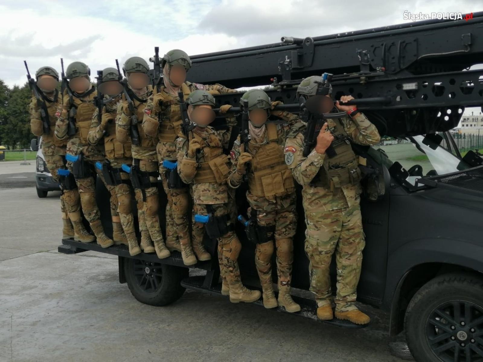 Zdjęcie w galerii na portalu naszraciborz.pl: Śląscy kontrterroryści pokazali się na Dniach NATO w Ostrawie wiadomości z regionu
