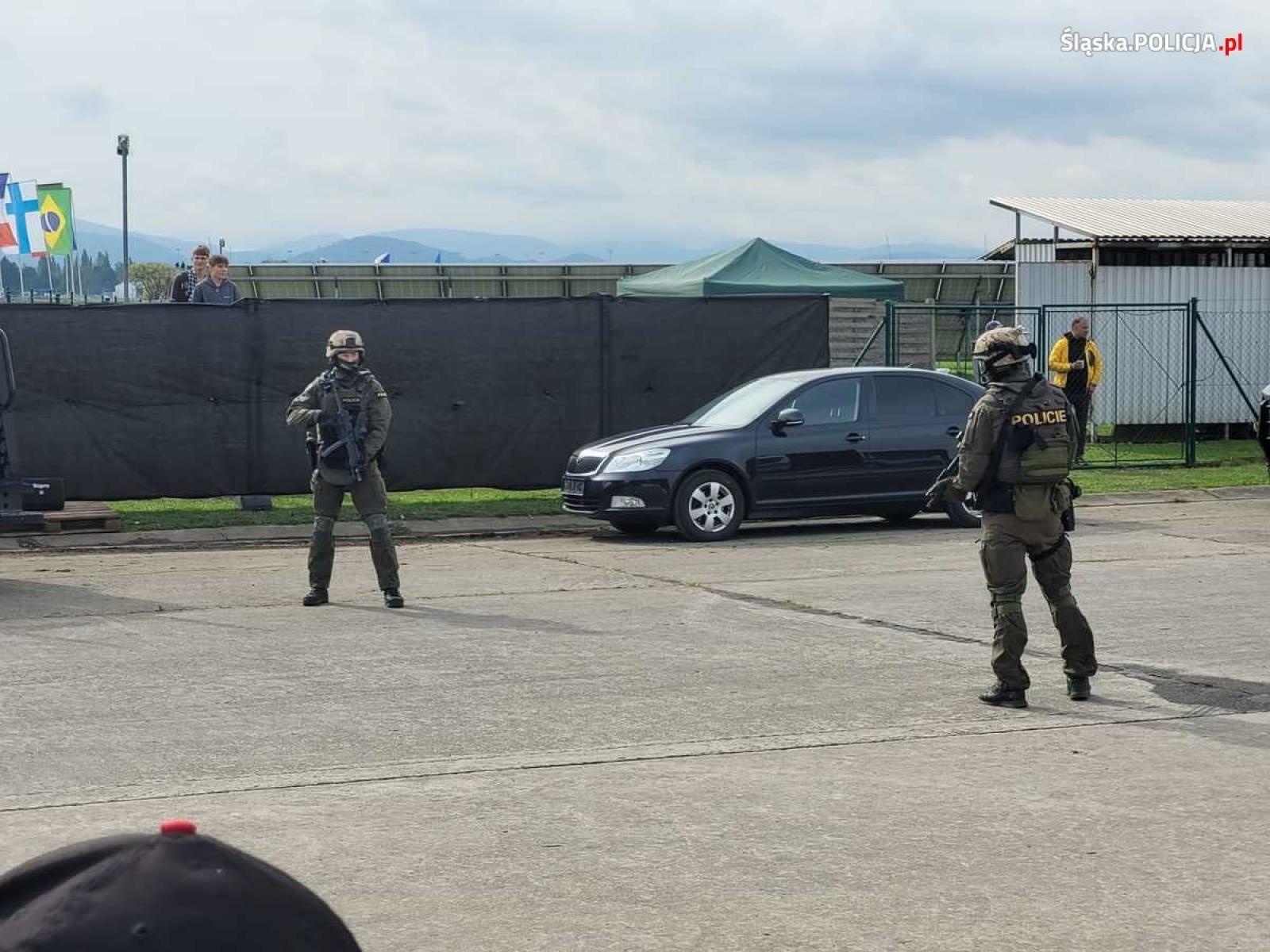 Zdjęcie w galerii na portalu naszraciborz.pl: Śląscy kontrterroryści pokazali się na Dniach NATO w Ostrawie wiadomości z regionu