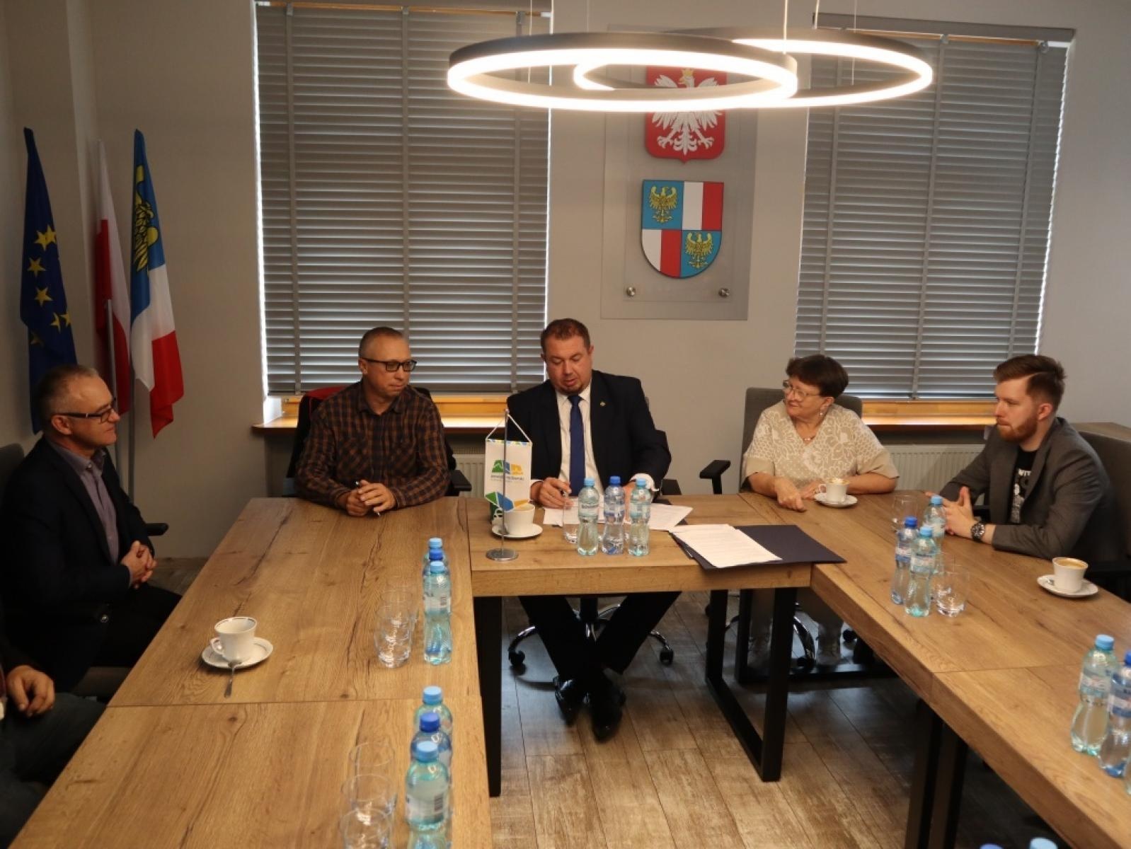 Zdjęcie w galerii na portalu naszraciborz.pl: Ruszają remonty kolejnych dróg powiatowych wiadomości z regionu