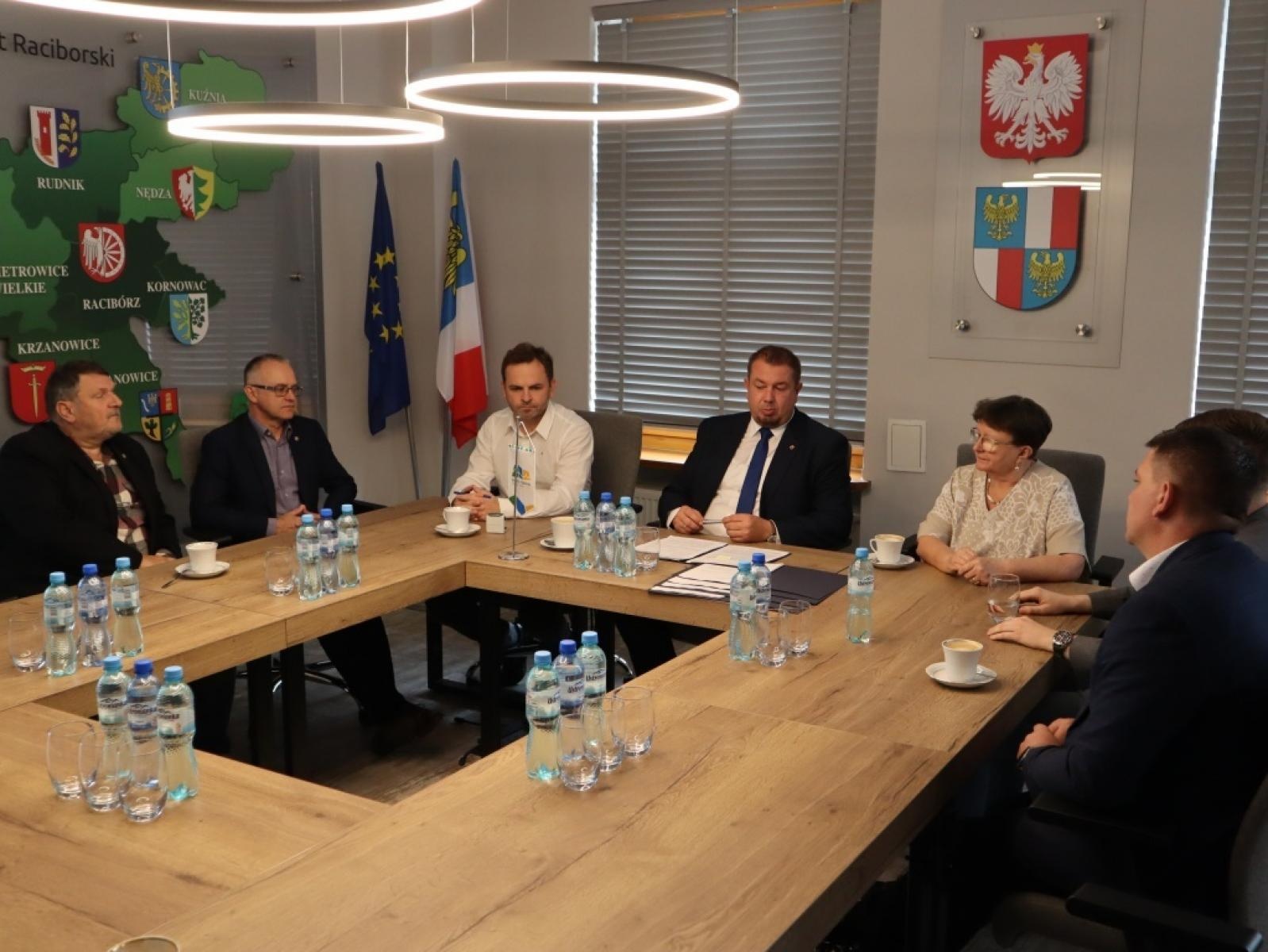 Zdjęcie w galerii na portalu naszraciborz.pl: Ruszają remonty kolejnych dróg powiatowych wiadomości z regionu