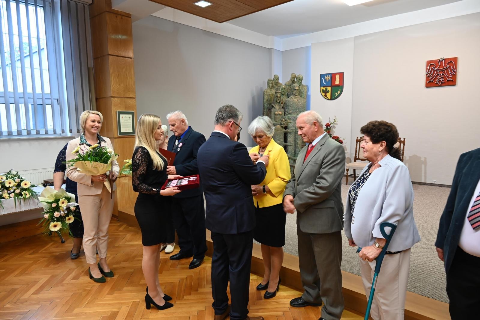 Zdjęcie w galerii na portalu naszraciborz.pl: Złote gody w Krzyżanowicach. Jubilaci z medalami Prezydenta RP [FOTO] wiadomości z regionu